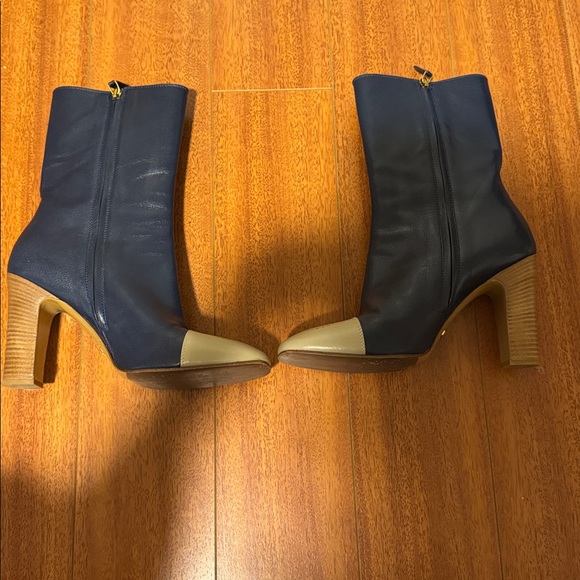 Gucci Hills Logo Bootie (Women) - Picture 6 of 9